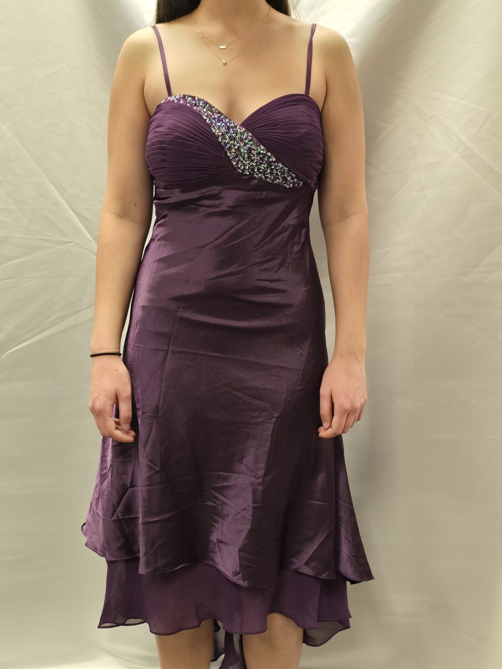 Elegant Purple Spaghetti-Strap Evening Dress with Beaded Detail